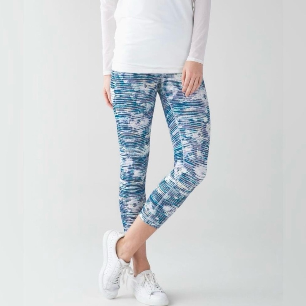 Lululemon Athletica Blue and White Abstract Leggings